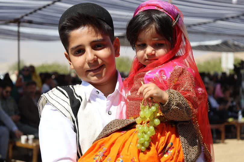 جشنواره انگور برای سومین سال پیاپی در شهرستان کیار برگزار می شود جشنواره انگور برای سومین سال پیاپی در شهرستان کیار برگزار می شود