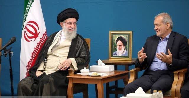 دیدار رئیسجمهور با رهبر انقلاب پیش از سفر به نیویورک دیدار رئیسجمهور با رهبر انقلاب پیش از سفر به نیویورک