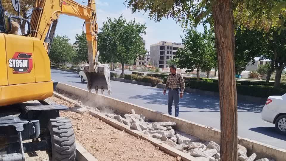 بلوار انقلاب شهرکرد سبز می شود؛ آغاز طرح توسعه فضای سبز شهری بلوار انقلاب شهرکرد سبز می شود؛ آغاز طرح توسعه فضای سبز شهری