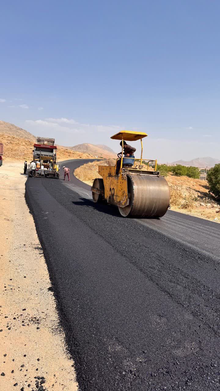 اجرای ۲.۵ کیلومتر روکش آسفالت در محور امام قیس – سمیرم بروجن اجرای ۲.۵ کیلومتر روکش آسفالت در محور امام قیس – سمیرم بروجن
