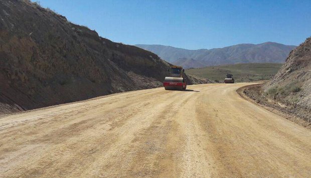 بیش از ۱۲۰ کیلومتر راه روستایی در کوهرنگ در دست اجرا و تکمیل است بیش از ۱۲۰ کیلومتر راه روستایی در کوهرنگ در دست اجرا و تکمیل است