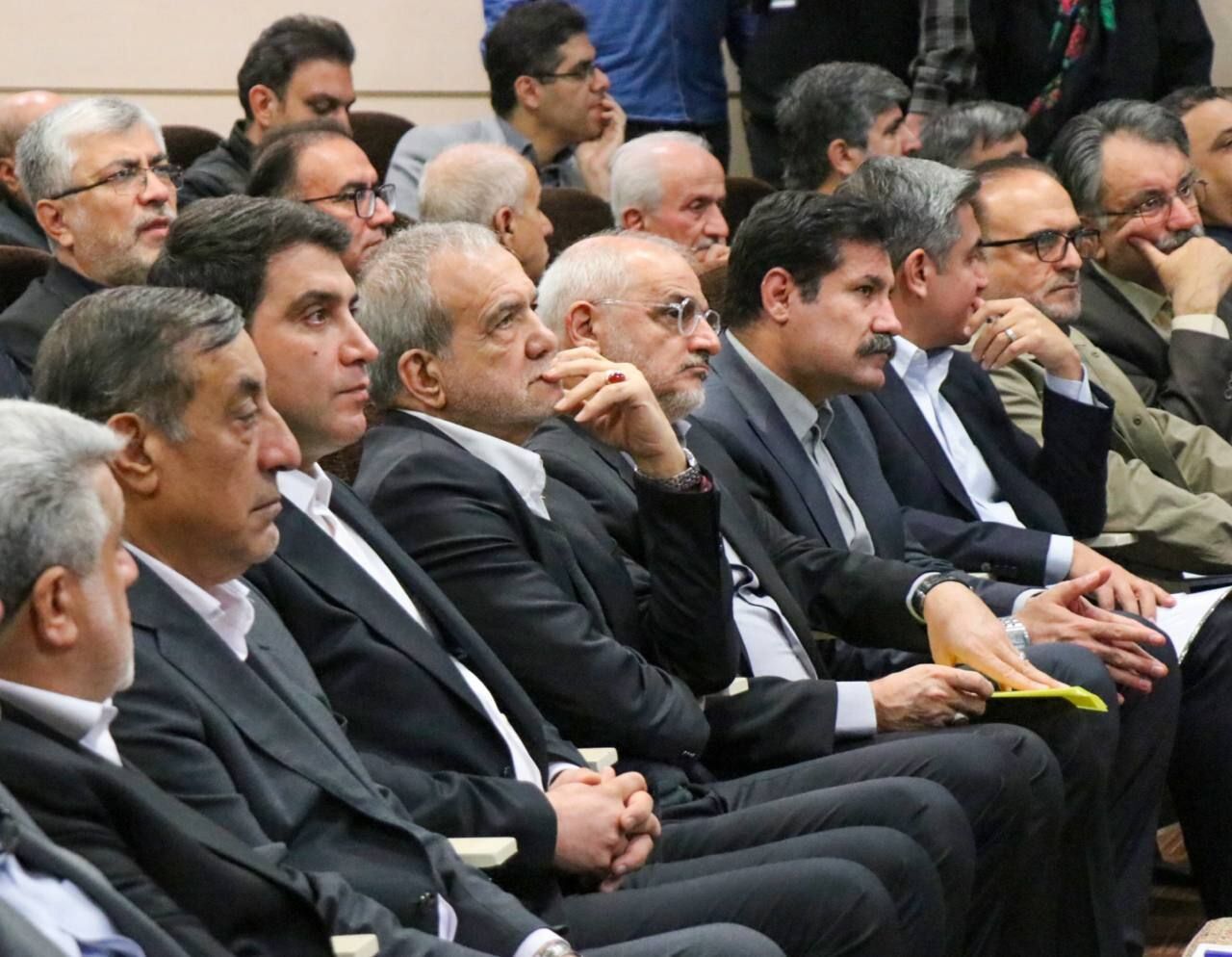 مطالبات فعالان اجتماعی و فرهنگی کردستان از رییس جمهور مطالبات فعالان اجتماعی و فرهنگی کردستان از رییس جمهور