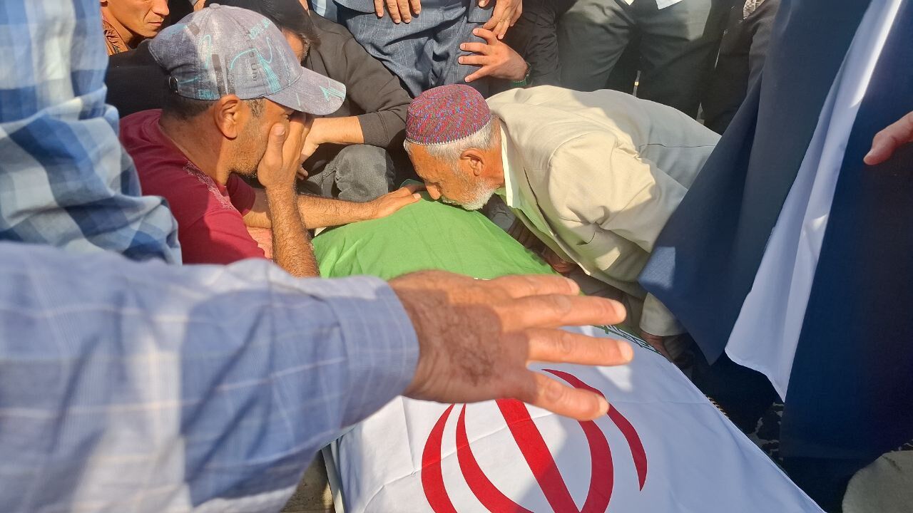 وداع غمانگیز با ستاره والیبال ایران؛ تشییع باشکوه صابر کاظمی در آققلا وداع غمانگیز با ستاره والیبال ایران؛ تشییع باشکوه صابر کاظمی در آققلا