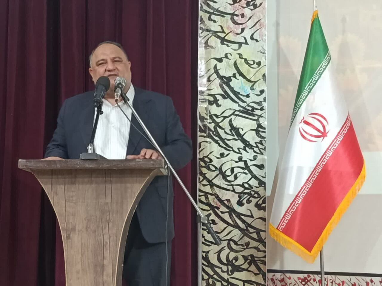 کرمانشاه ظرفیت تبدیل شدن به قطب خوشنویسی کشور را دارد کرمانشاه ظرفیت تبدیل شدن به قطب خوشنویسی کشور را دارد