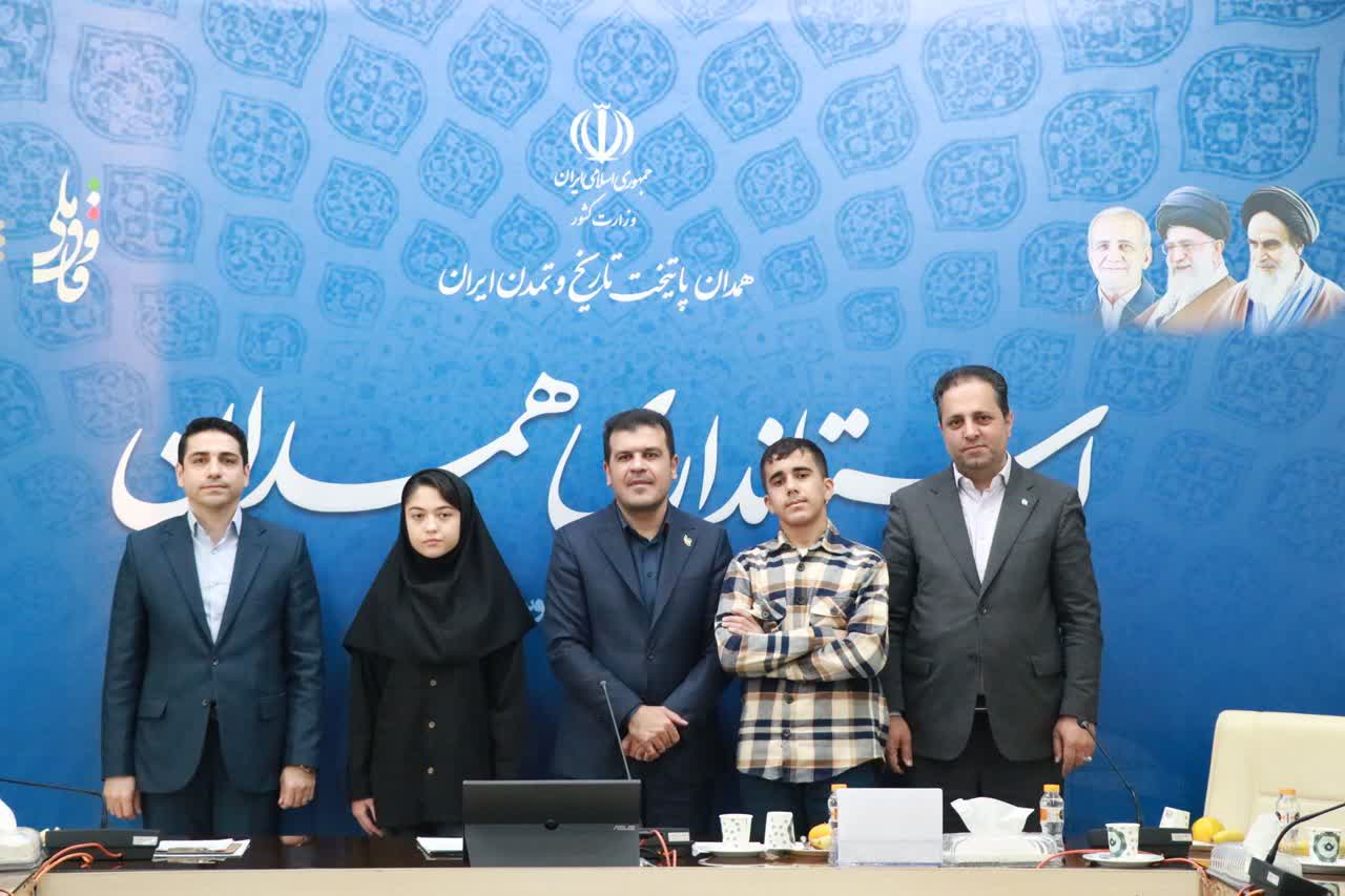 نشست نخبگان و فناوران استان همدان با معاون علمی و فناوری رئیسجمهور نشست نخبگان و فناوران استان همدان با معاون علمی و فناوری رئیسجمهور