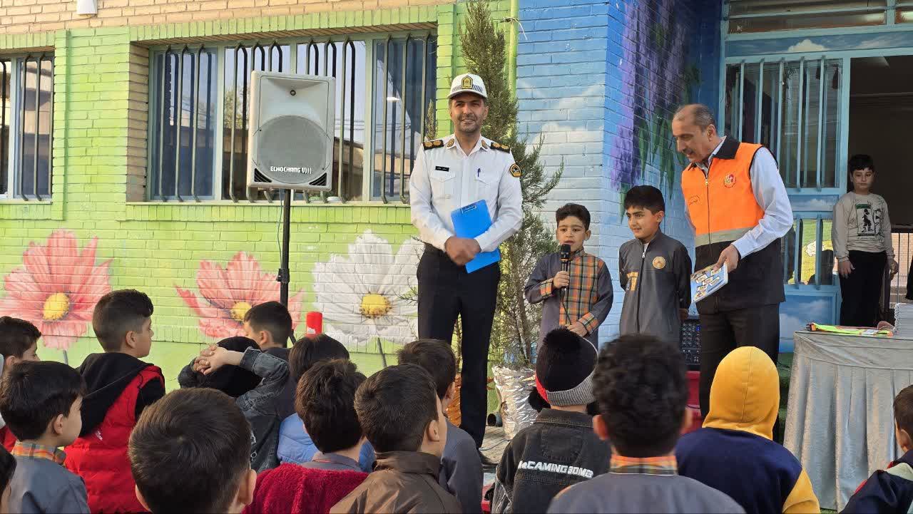 راهکارهای کاهش تصادفات : آموزش کودکان در ارتقاء ایمنی جاده ای و آموزش فرهنگ ترافیکی راهکارهای کاهش تصادفات : آموزش کودکان در ارتقاء ایمنی جاده ای و آموزش فرهنگ ترافیکی