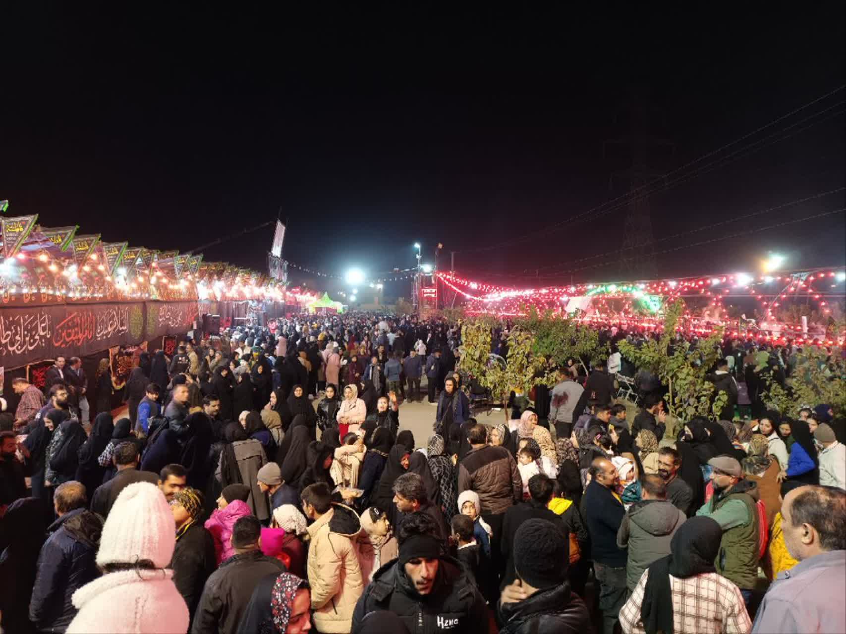 بزرگترین آئین پخت سمنو شهرستان نجف آباد در پارک کوهستان این شهر همزمان با سالروز شهادت حضرت زهرا(س) برگزار شد. بزرگترین آئین پخت سمنو شهرستان نجف آباد در پارک کوهستان این شهر همزمان با سالروز شهادت حضرت زهرا(س) برگزار شد.
