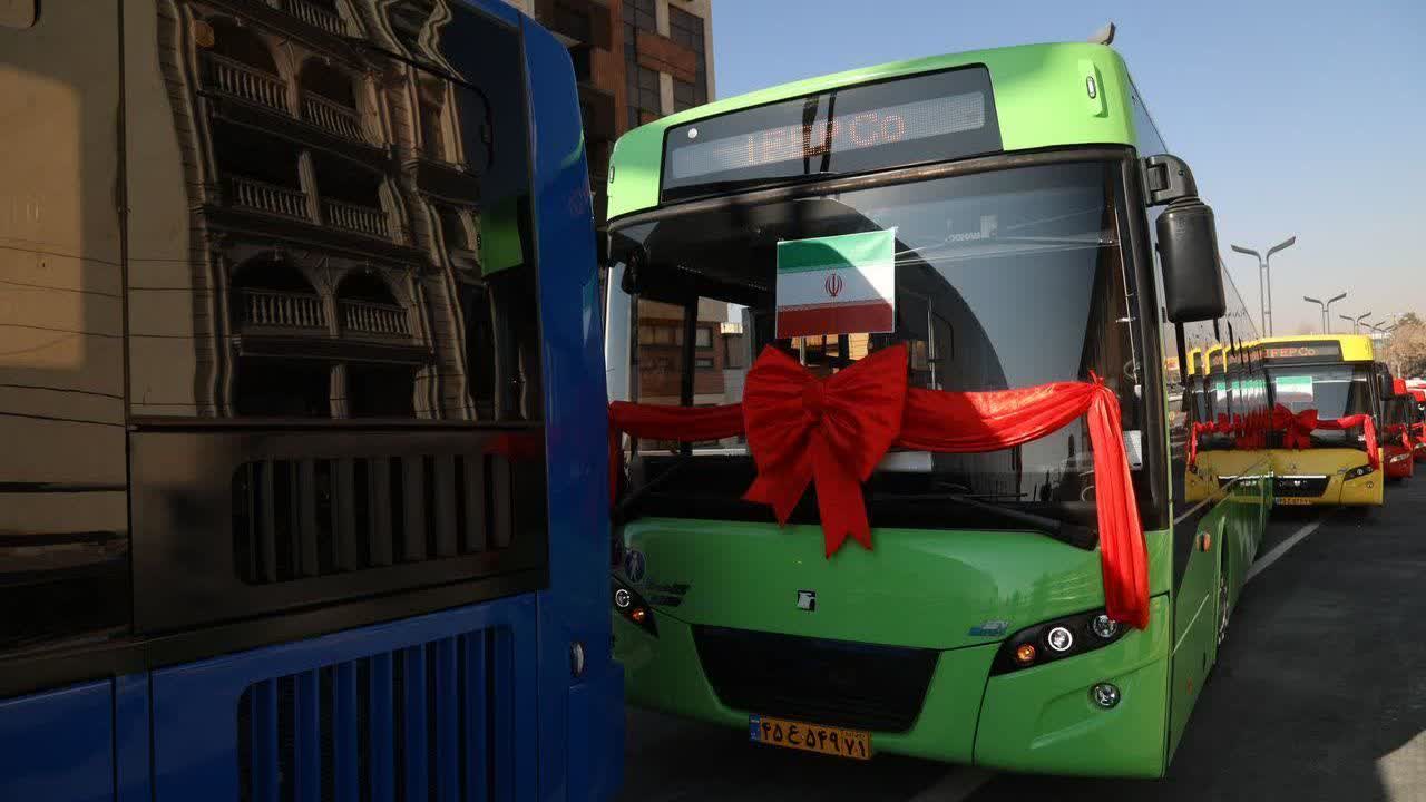 آغاز بهره برداری از 9 دستگاه اتوبوس شهری در شهرکرد آغاز بهره برداری از 9 دستگاه اتوبوس شهری در شهرکرد