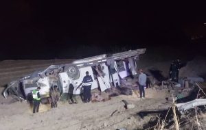 واژگونی یک دستگاه اتوبوس در محور یاسوج اصفهان با ۱۳ مصدوم