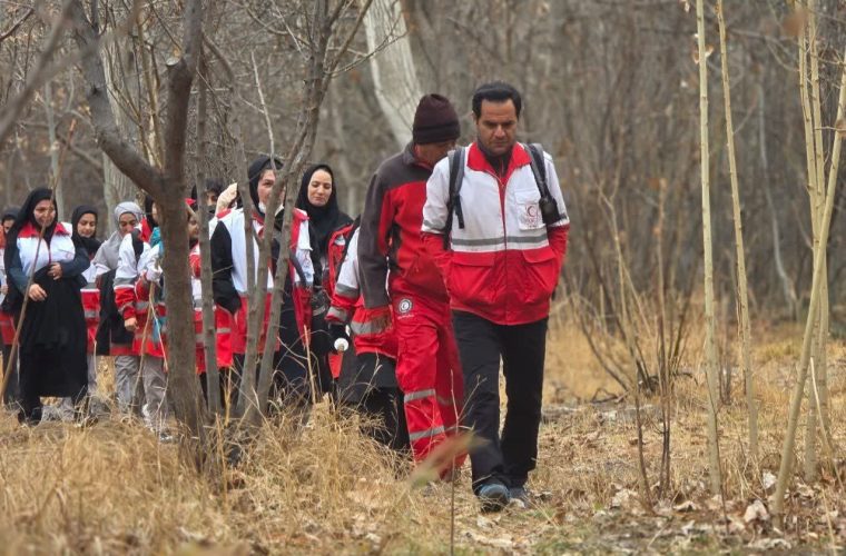 پیمایش حاشیه زاینده‌رود به مناسبت روز مادر در سامان استان چهارمحال و بختیاری  برگزار شد