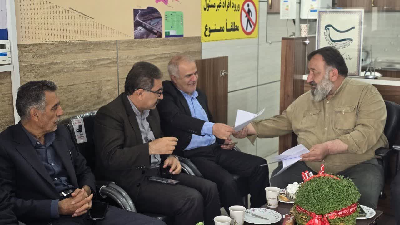 بازدید میدانی معاون عمرانی استاندار از انجمن صنفی کارگری رانندگان کمپرسی شهرکرد به مناسبت روز ملی ایمنی حمل‌ونقل