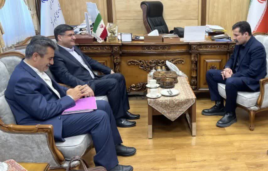 بررسی راهبردهای توسعه روستایی چهارمحال و بختیاری در دیدار استاندار با معاون رئیسجمهور بررسی راهبردهای توسعه روستایی چهارمحال و بختیاری در دیدار استاندار با معاون رئیسجمهور