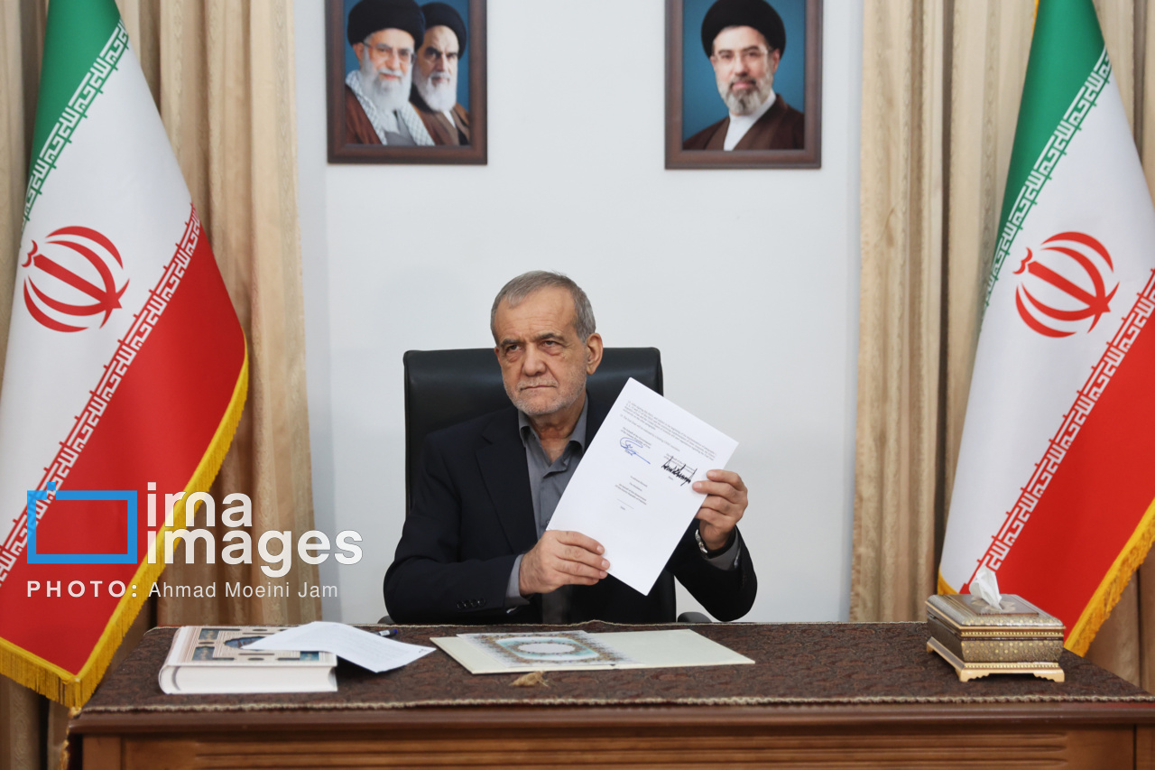 تفاهم نامه بین ایران و آمریکا امضا شد + فیلم تفاهم نامه بین ایران و آمریکا امضا شد + فیلم