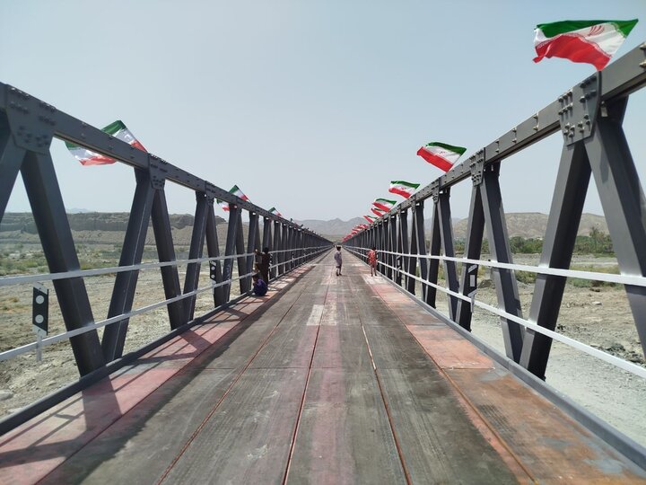 بزرگترین پل فلزی کشور در سیستان و بلوچستان به بهره برداری رسید بزرگترین پل فلزی کشور در سیستان و بلوچستان به بهره برداری رسید