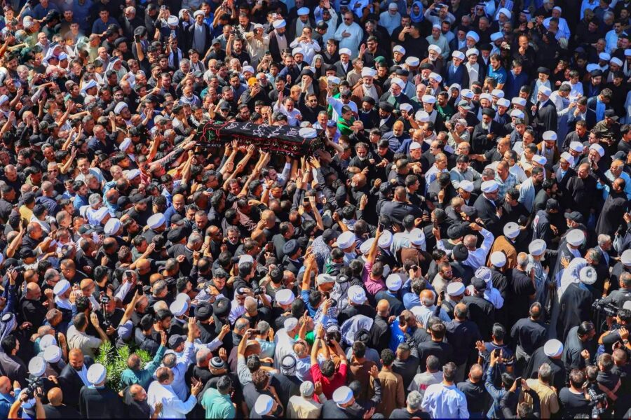 تمام شرکت کنندگان در مراسم تشییع و خاکسپاری پیکر مطهر رهبر شهید  تحت پوشش بیمه رایگان قرار می گیرند