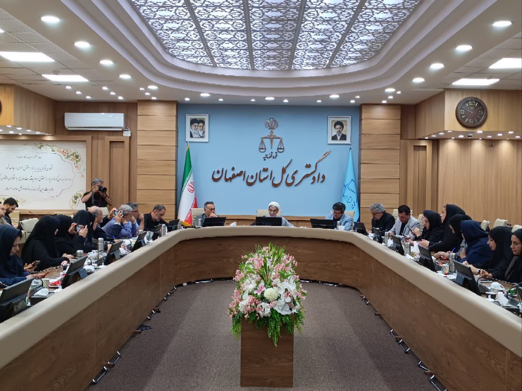 رسیدگی به بیش از یک میلیون پرونده با ۴۹ درصد نیروی انسانی رسیدگی به بیش از یک میلیون پرونده با ۴۹ درصد نیروی انسانی