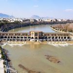 جریان آب زاینده رود در اصفهان جاری می ماند