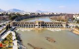جریان آب زاینده رود در اصفهان جاری می ماند